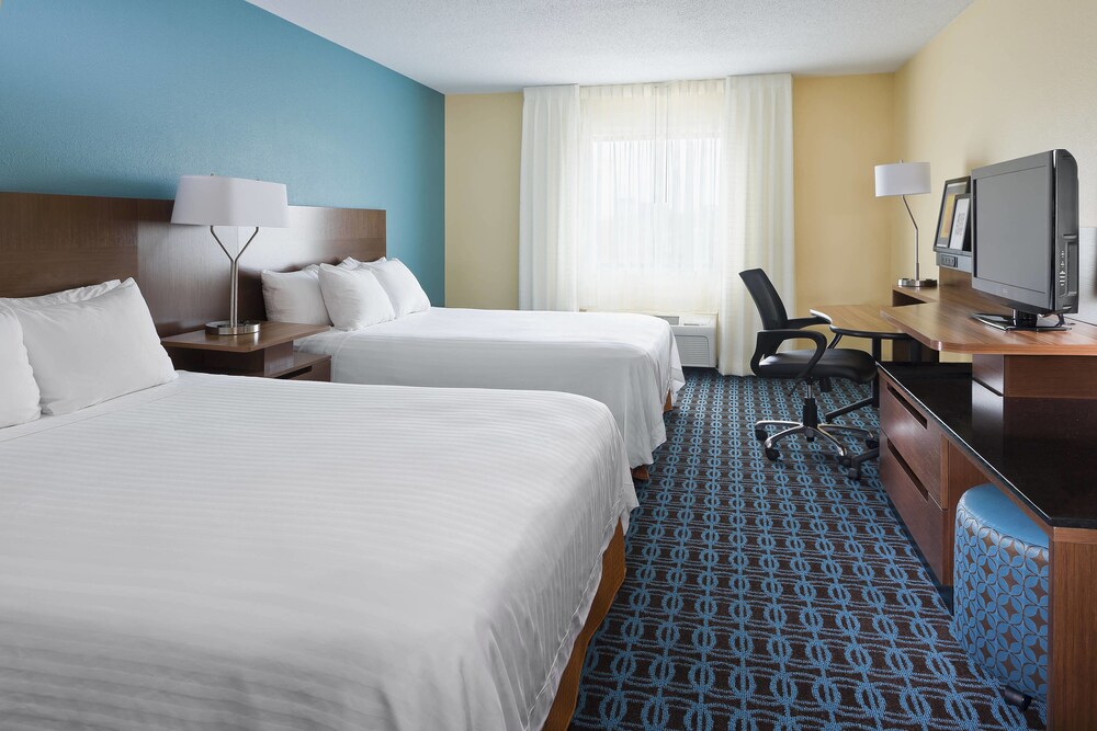 Fairfield Inn & Suites Lexington Keeneland Airport