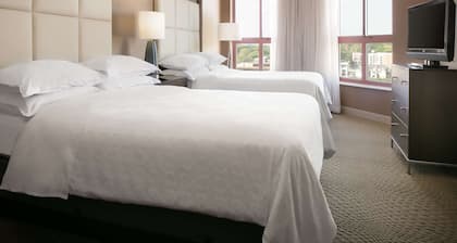 Hilton Kansas City Country Club Plaza