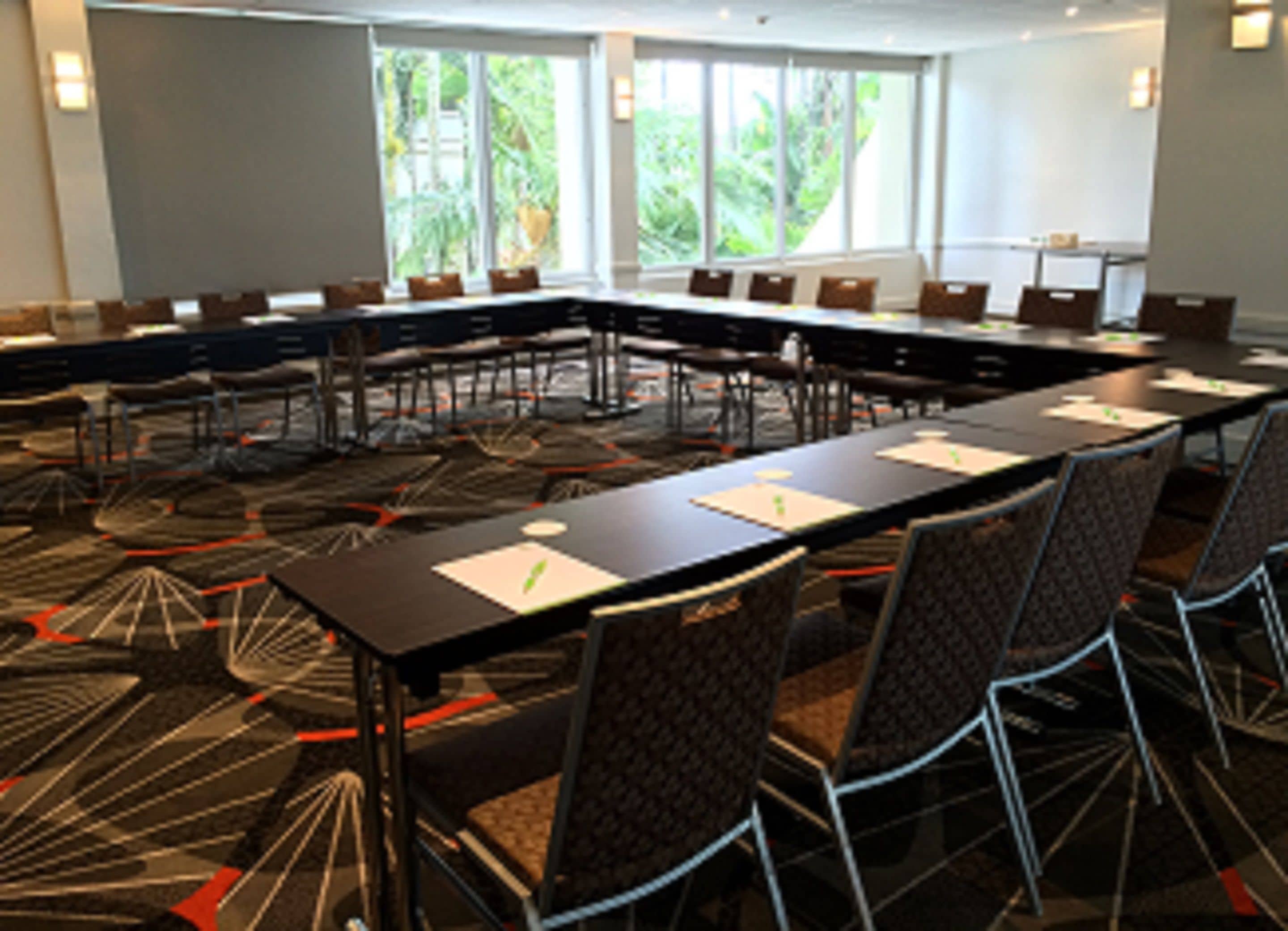 Holiday Inn Cairns Harbourside