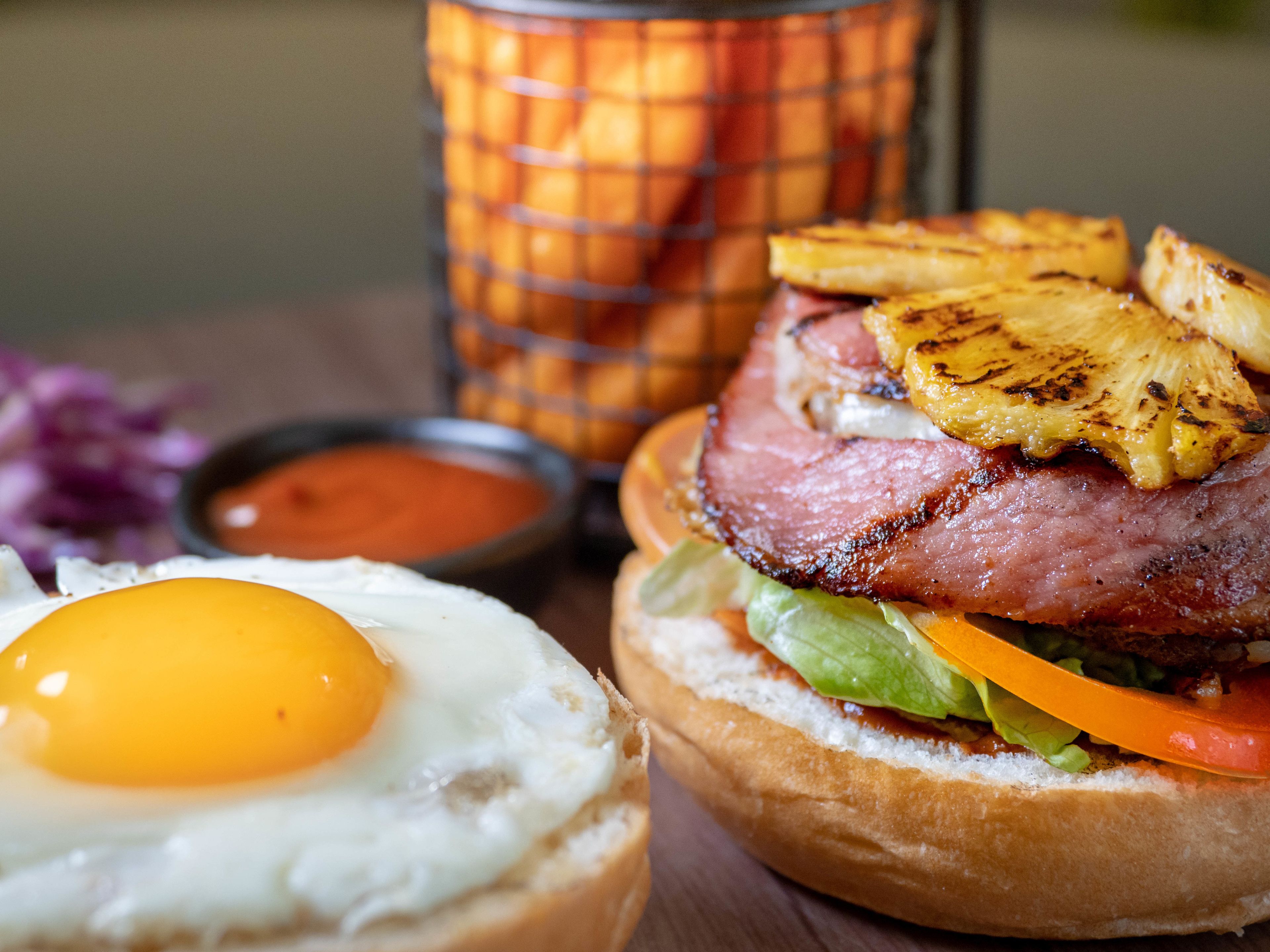 Holiday Inn Cairns Harbourside