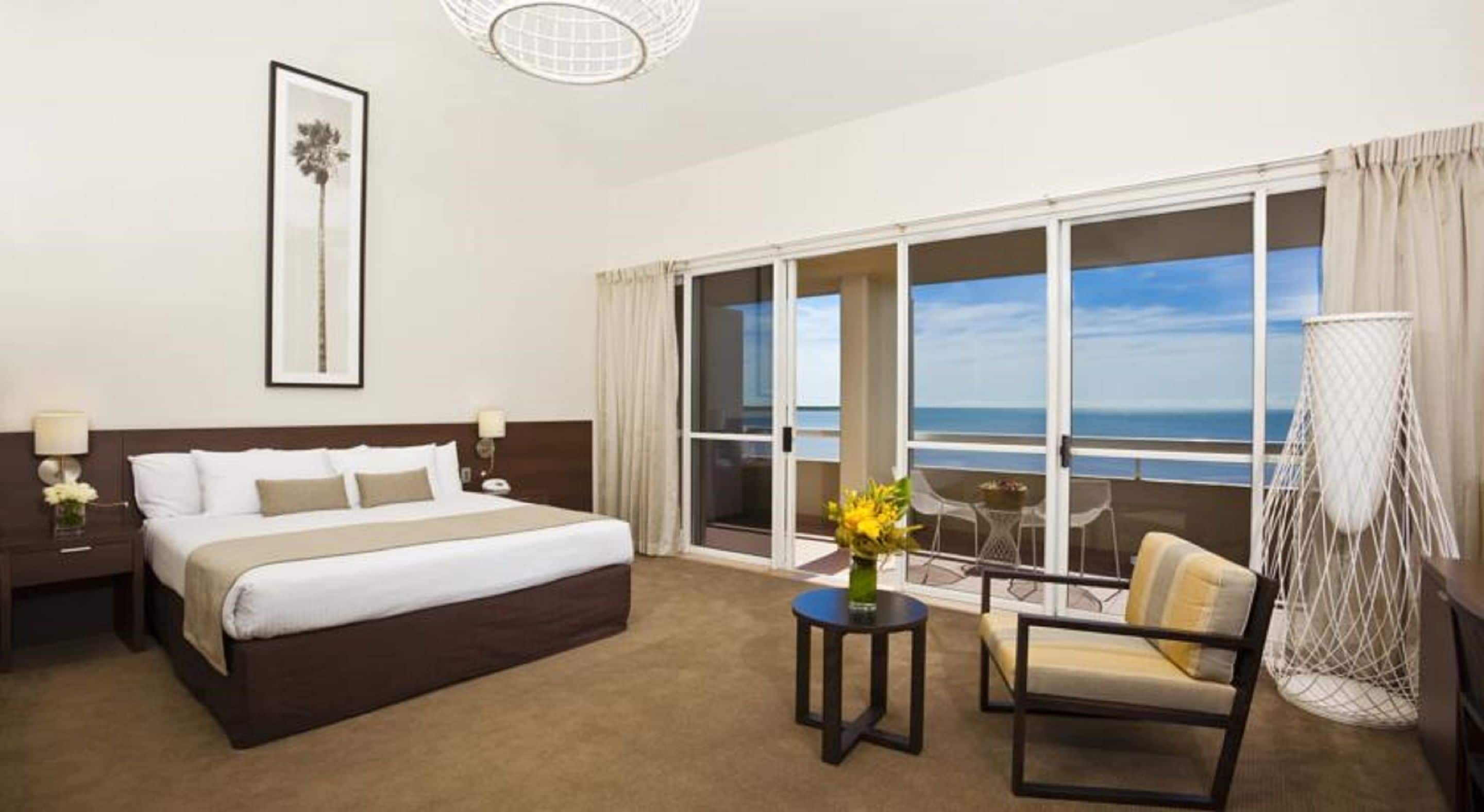 Holiday Inn Cairns Harbourside