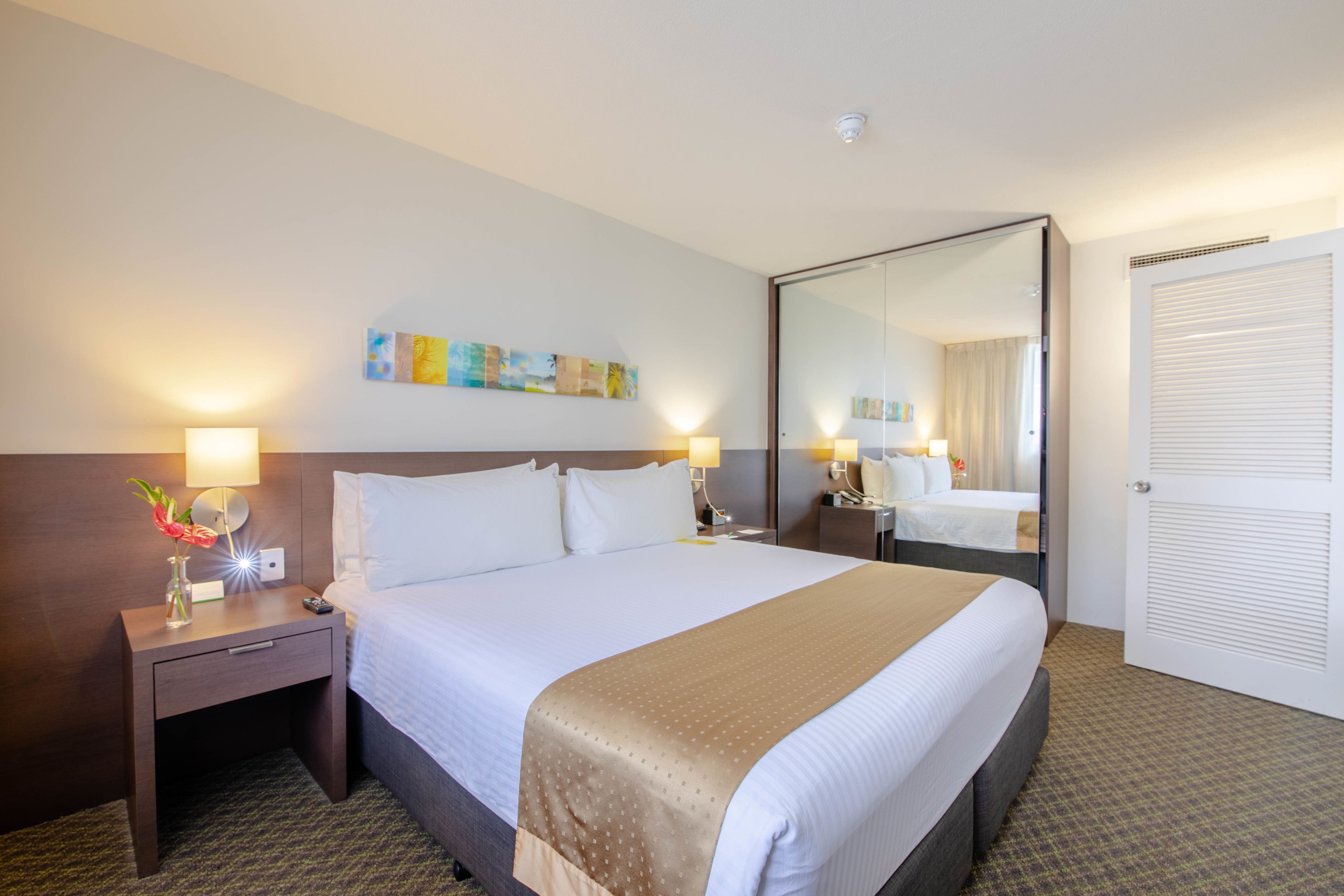 Holiday Inn Cairns Harbourside