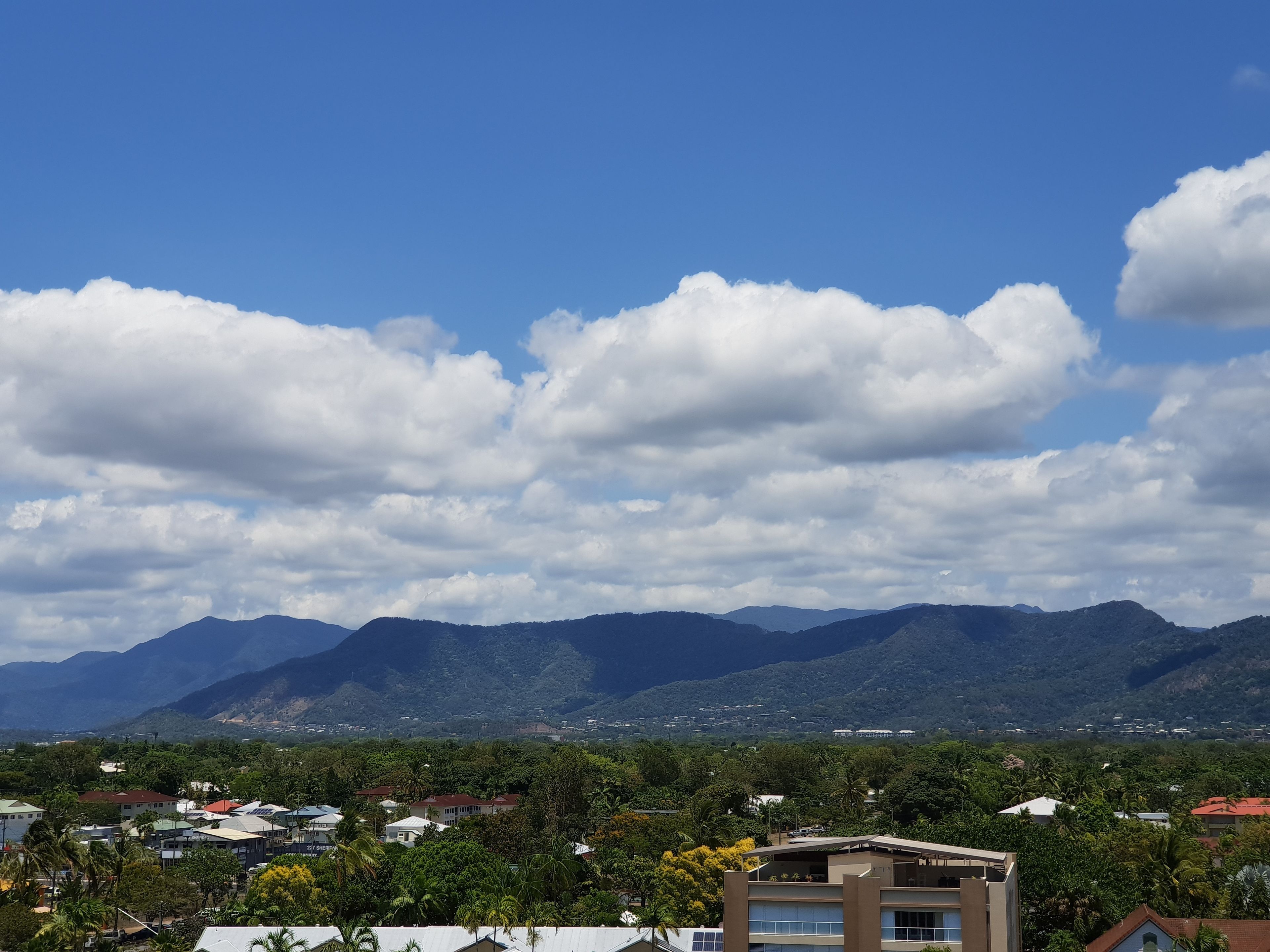 Holiday Inn Cairns Harbourside
