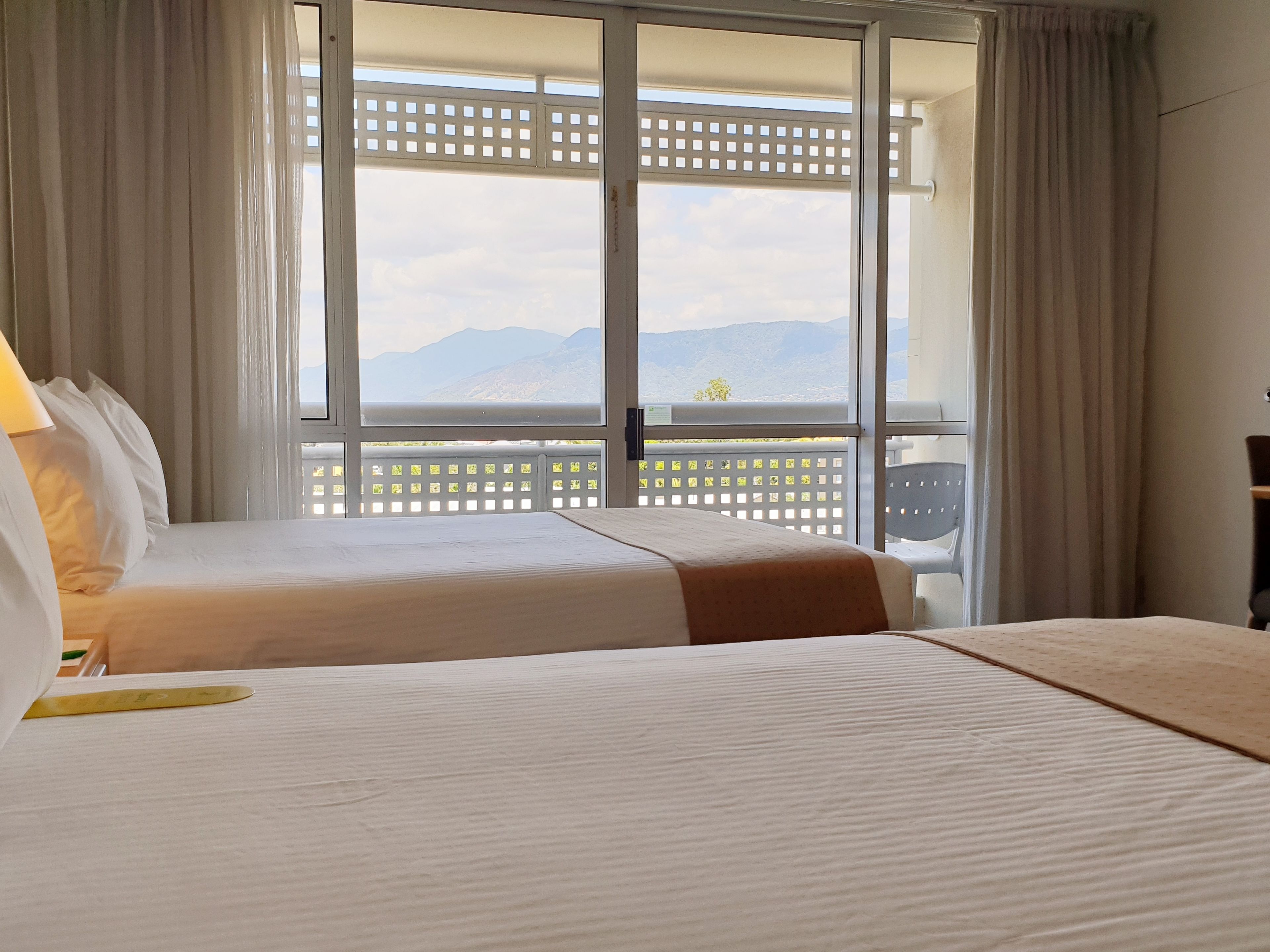 Holiday Inn Cairns Harbourside