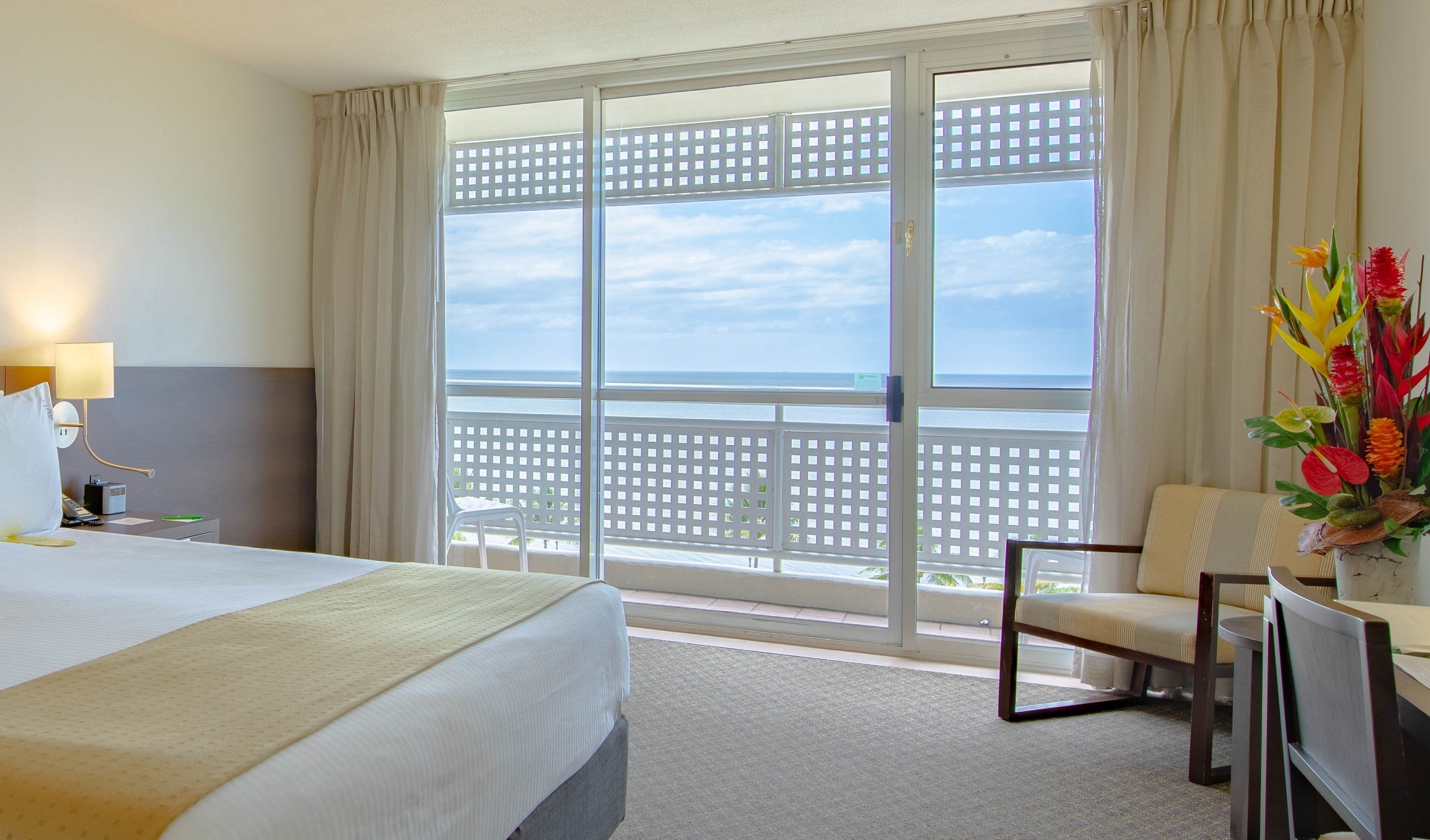 Holiday Inn Cairns Harbourside