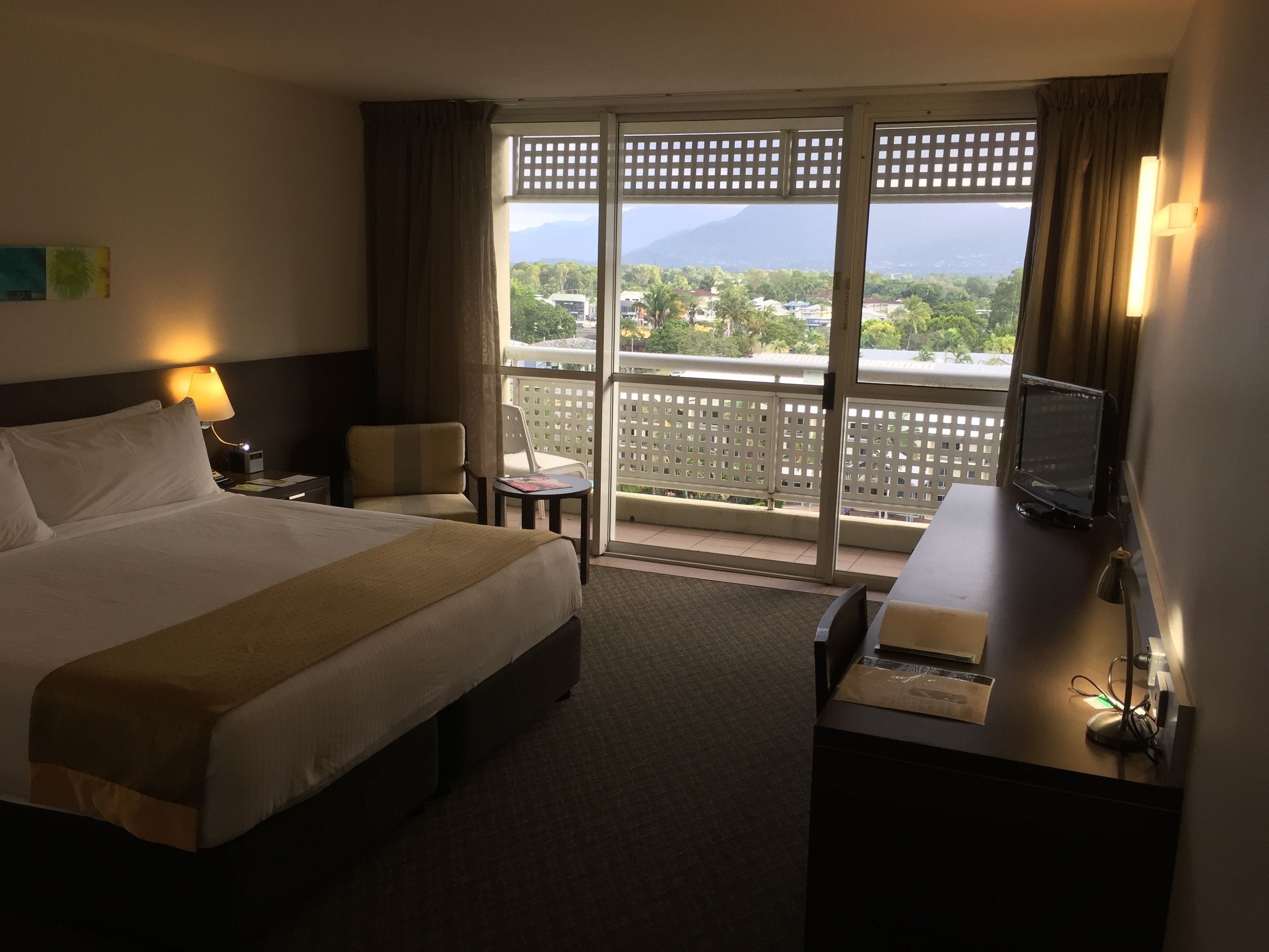 Holiday Inn Cairns Harbourside