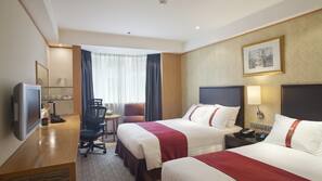 Minibar, in-room safe, desk, iron/ironing board