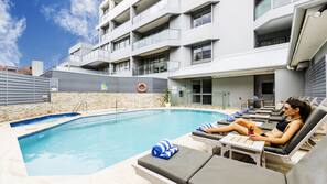 2 outdoor pools