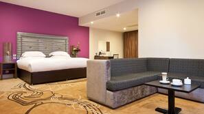 Egyptian cotton sheets, premium bedding, in-room safe