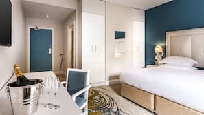 Egyptian cotton sheets, premium bedding, in-room safe