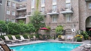 Outdoor pool, free pool cabanas, pool loungers