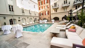 Outdoor pool, free pool cabanas, pool loungers