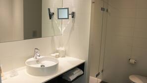 In-room safe, desk, iron/ironing board, free WiFi