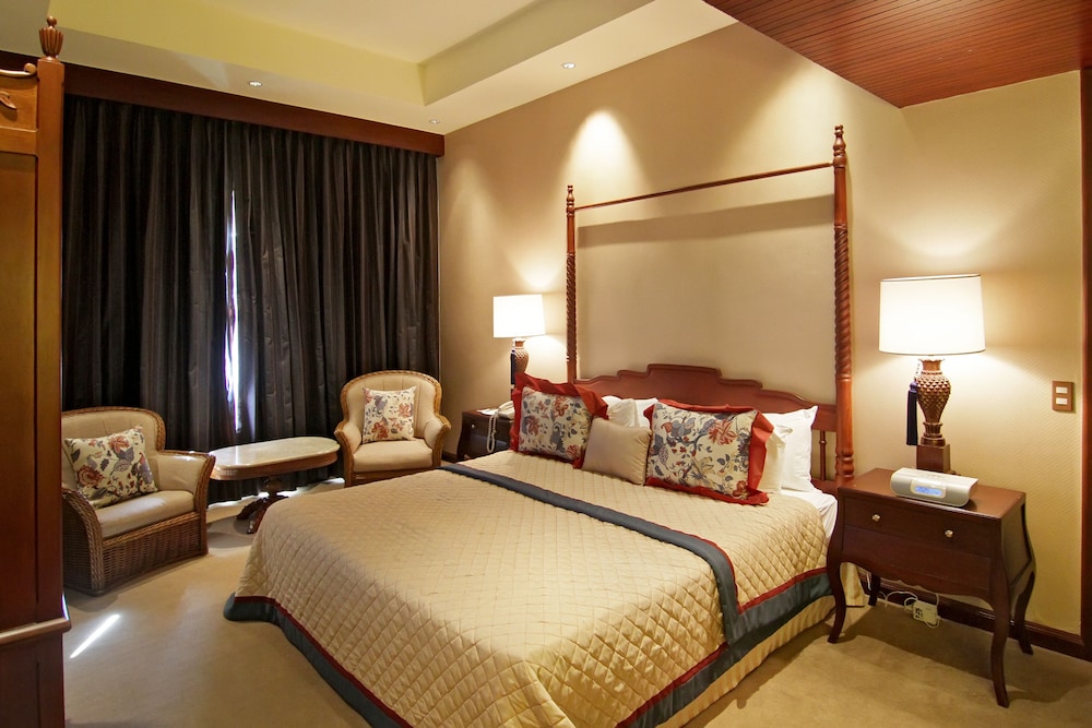 The Manila Hotel in Manila Best Rates & Deals on Orbitz