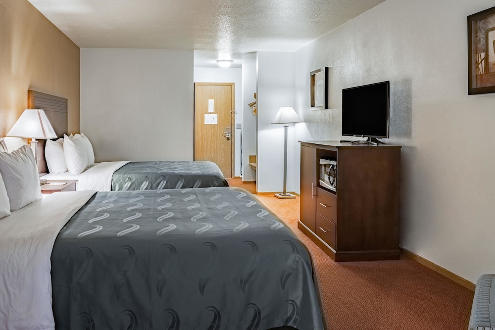 Quality Inn & Suites Vancouver North