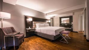 1 bedroom, pillowtop beds, desk, laptop workspace