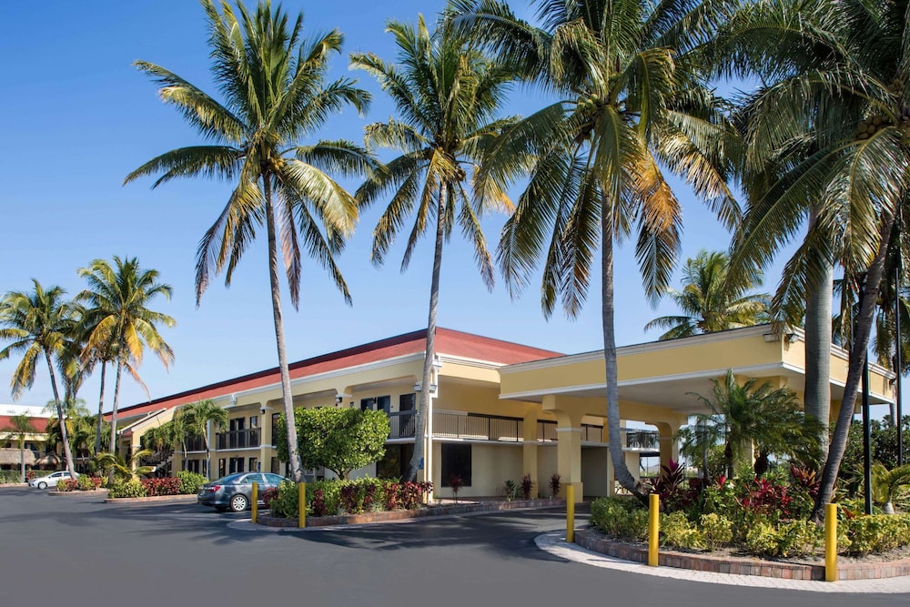 Exterior, Days Inn by Wyndham Florida City