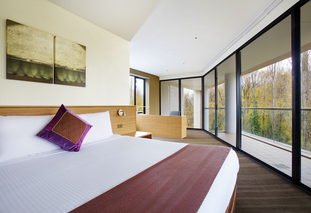 Crowne Plaza Canberra