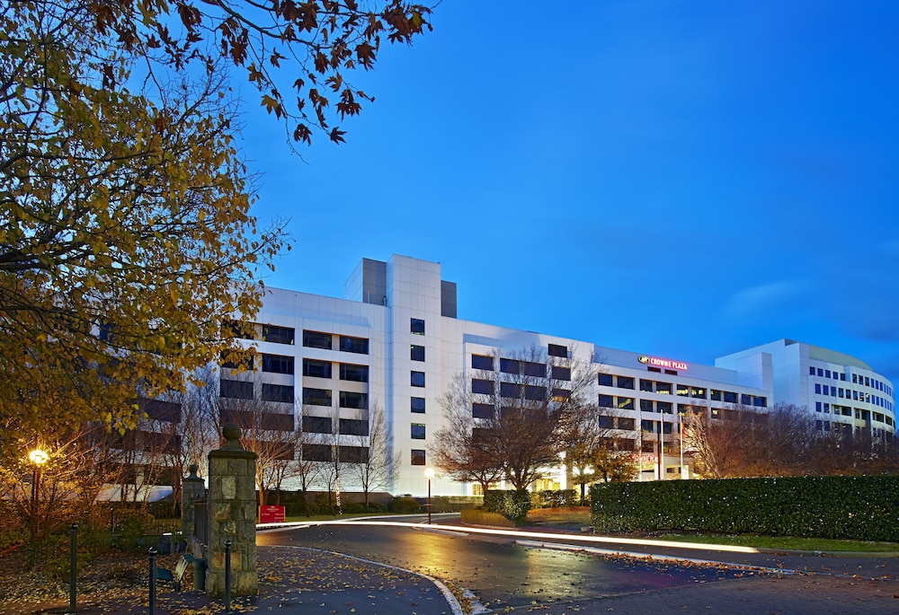 Front of property - evening/night, Crowne Plaza Canberra, an IHG Hotel