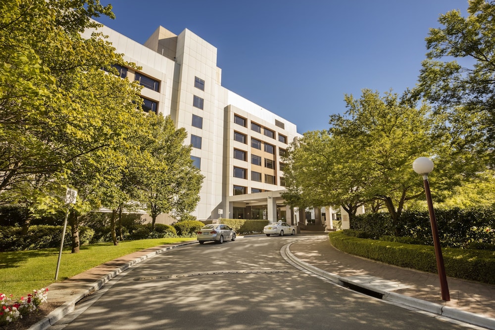 Property entrance, Crowne Plaza Canberra, an IHG Hotel