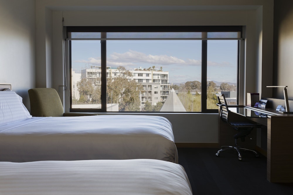 Room, Crowne Plaza Canberra, an IHG Hotel