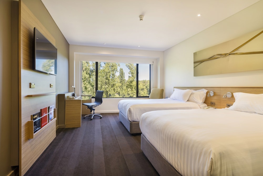 Crowne Plaza Canberra