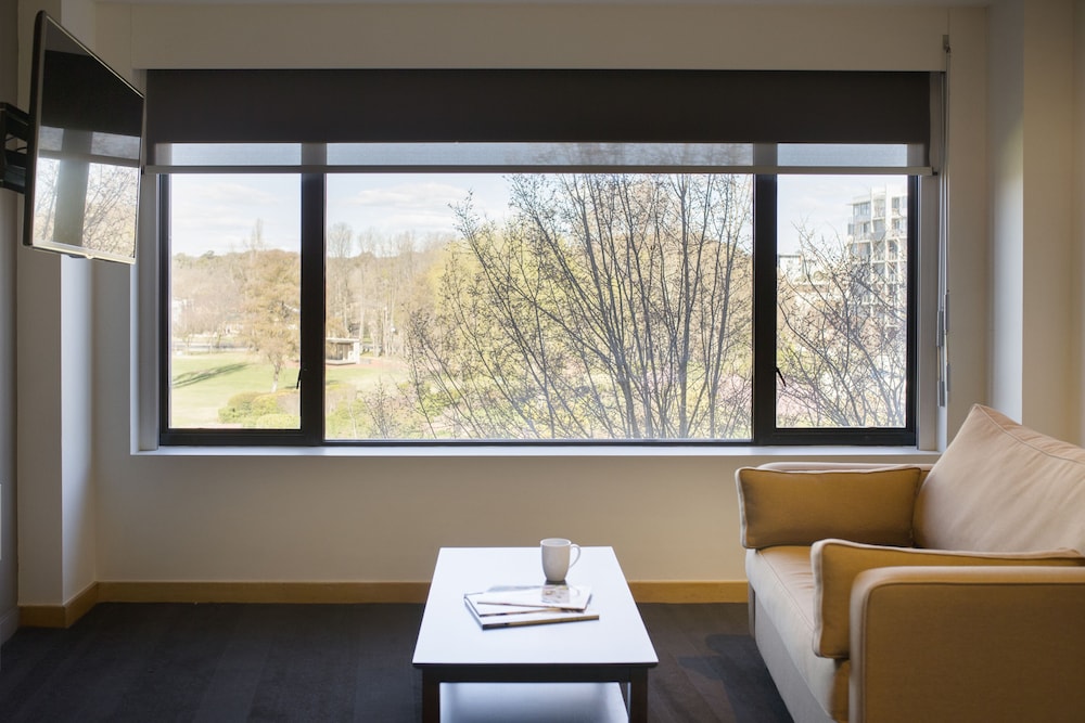 Crowne Plaza Canberra