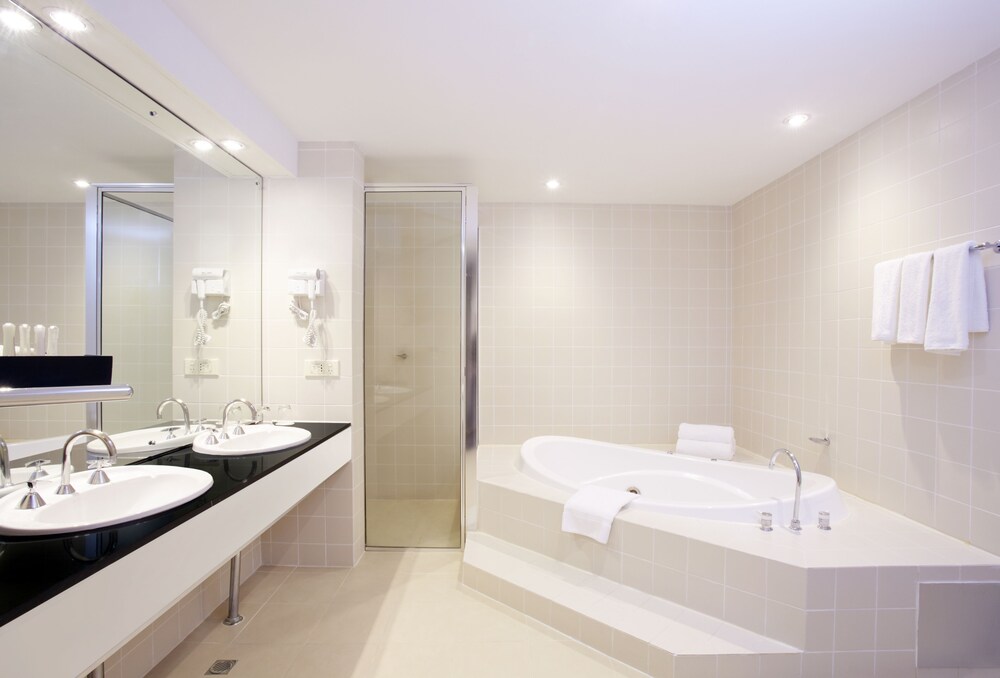 Crowne Plaza Canberra