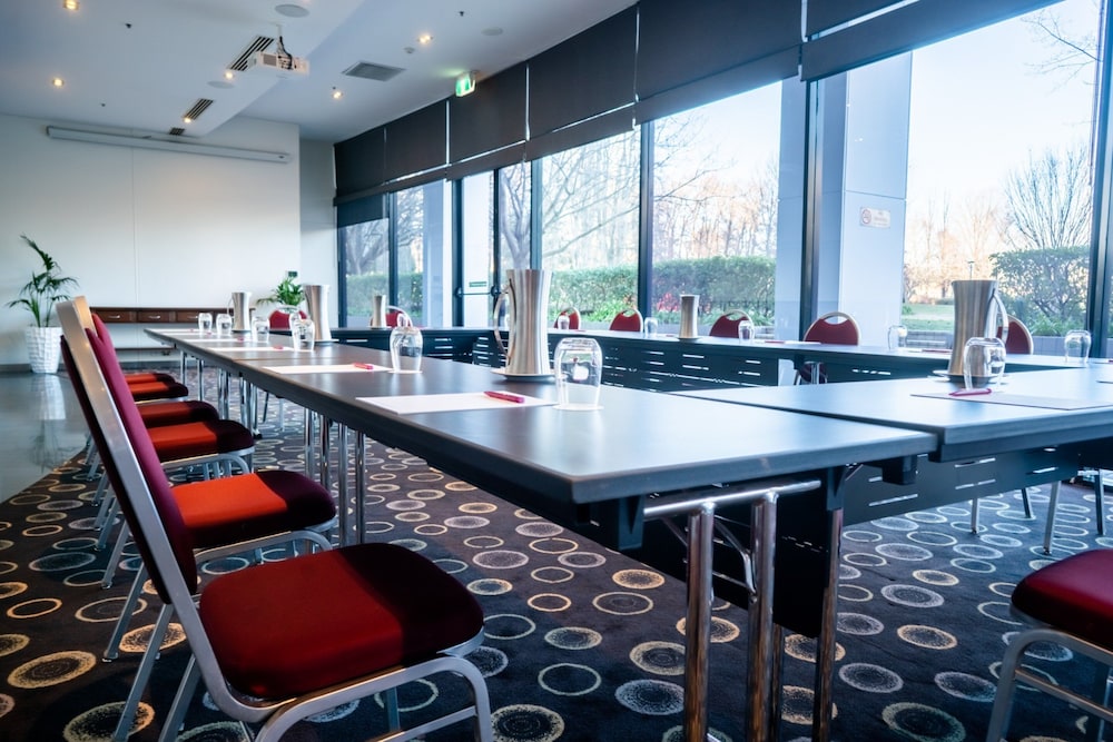Crowne Plaza Canberra