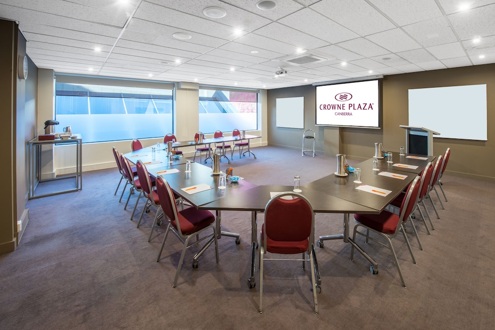 Crowne Plaza Canberra