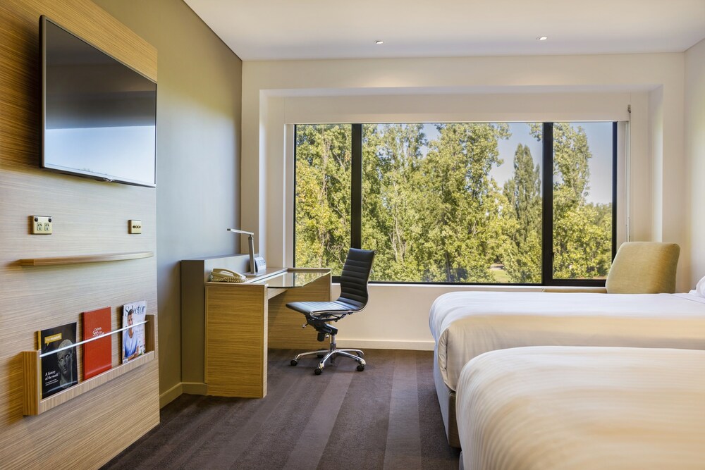Crowne Plaza Canberra