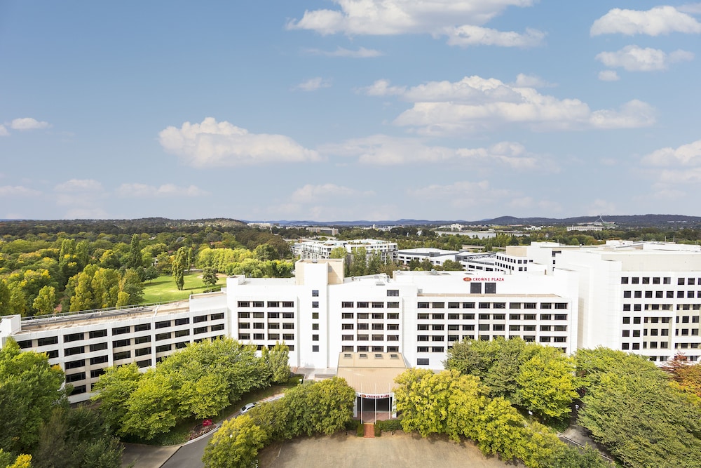 Exterior, Crowne Plaza Canberra, an IHG Hotel