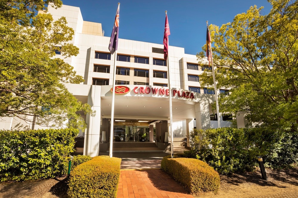 Crowne Plaza Canberra