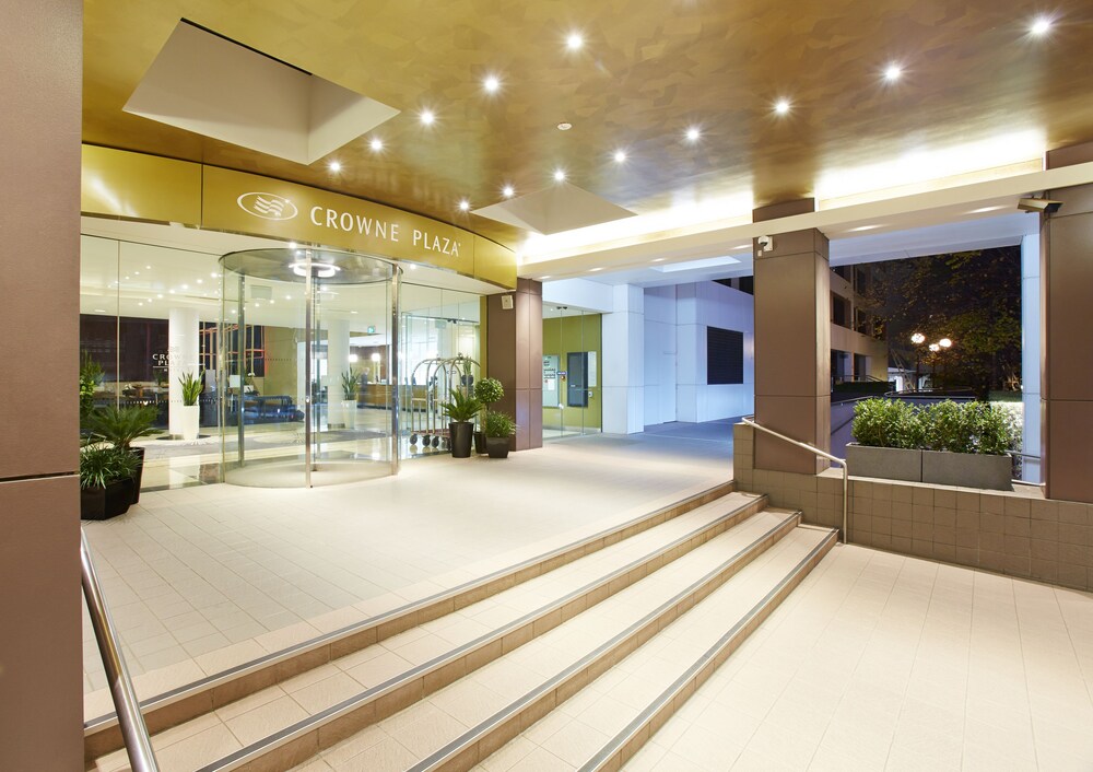 Property entrance, Crowne Plaza Canberra, an IHG Hotel