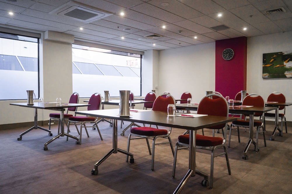 Crowne Plaza Canberra