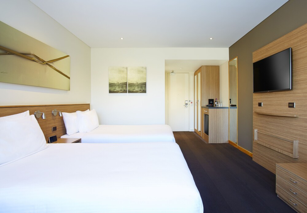 Crowne Plaza Canberra