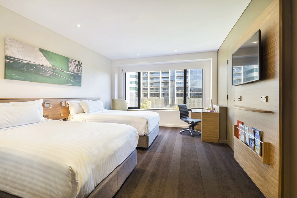 Crowne Plaza Canberra