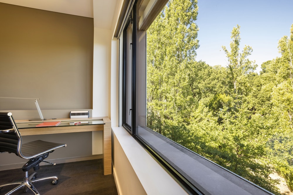 Crowne Plaza Canberra
