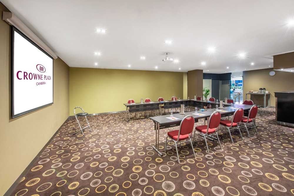 Crowne Plaza Canberra
