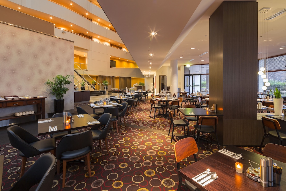 Restaurant, Crowne Plaza Canberra, an IHG Hotel