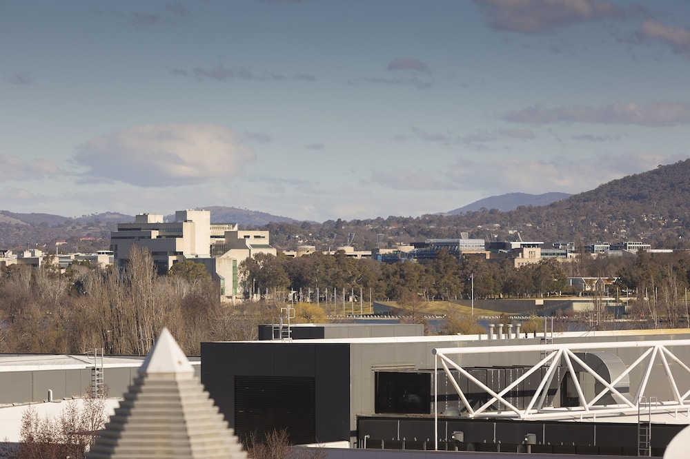 Crowne Plaza Canberra
