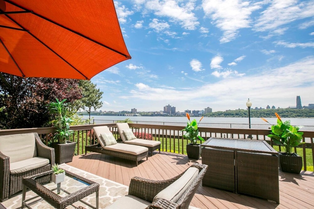 Comfort Inn Edgewater On Hudson River In Fort Lee Paramus
