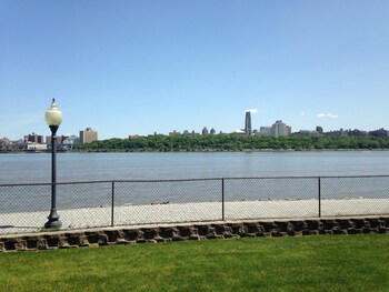 Comfort Inn Edgewater On Hudson River Deals Reviews Fort Lee