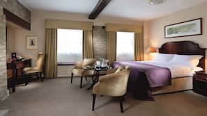 In-room safe, desk, iron/ironing board, free WiFi