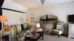 In-room safe, desk, iron/ironing board, free WiFi
