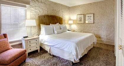 Dauphine Orleans Hotel
