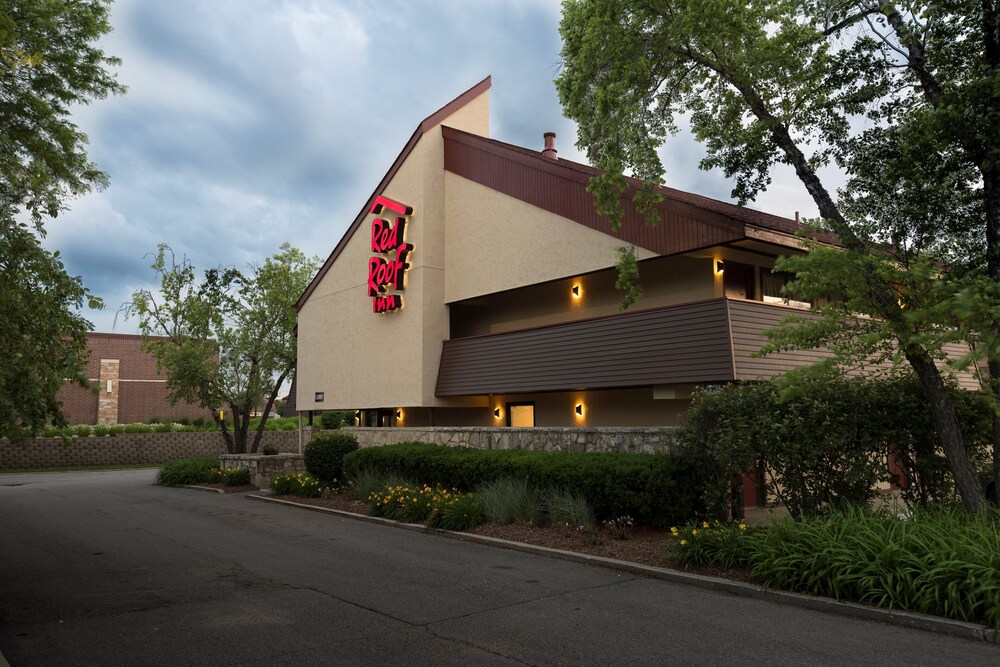 Red Roof Inn Rockford East - Casino District 