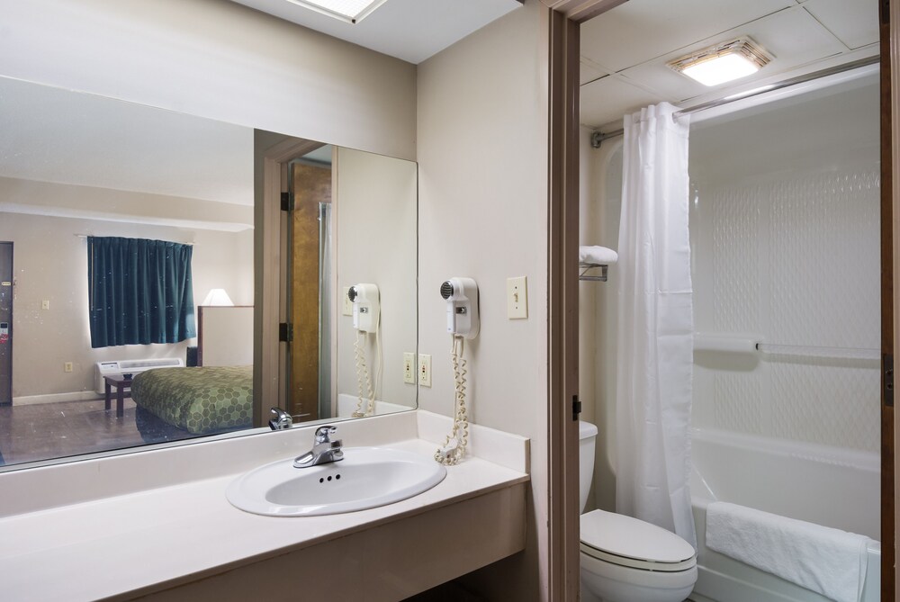 Bathroom sink, Econo Lodge Inn & Suites East