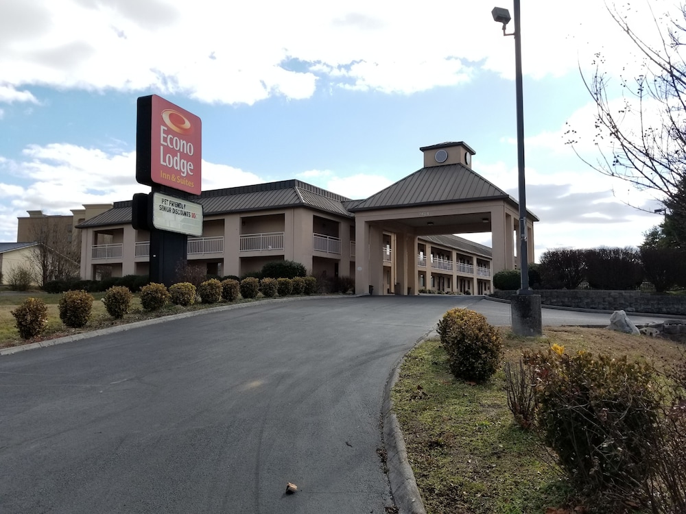 Front of property, Econo Lodge Inn & Suites East