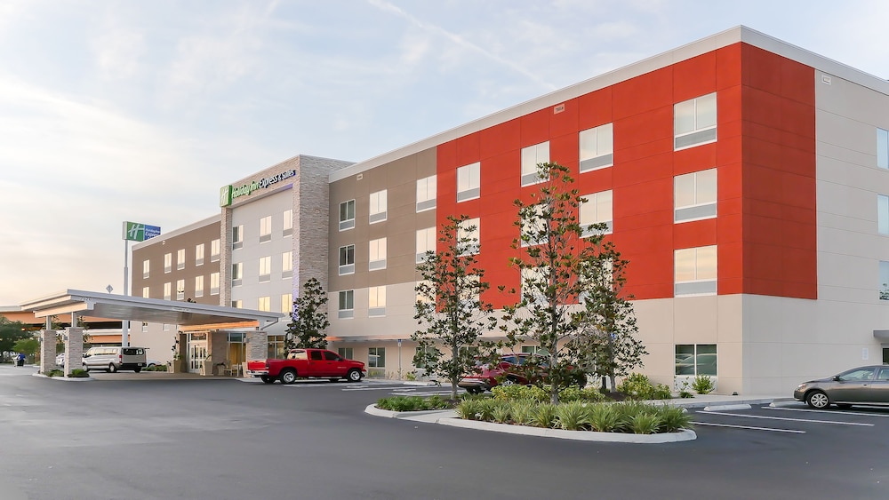Holiday Inn Express Suites Tampa East Ybor City In Tampa Hotel Rates Reviews On Orbitz